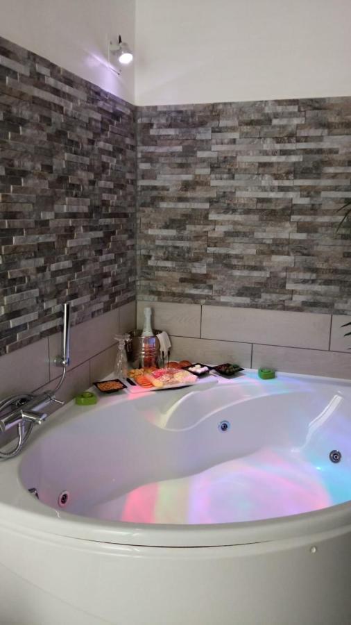 Bed & Breakfast Dimora Felice Ostuni Bagian luar foto
